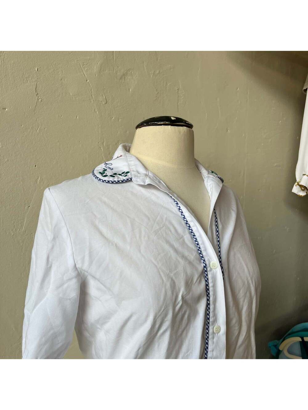 Embroidered Button Up (S) - Picture 2 of 7